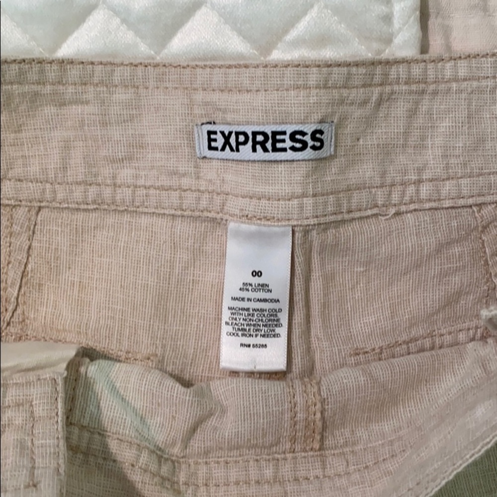 Express Shorts - Picture 2 of 3